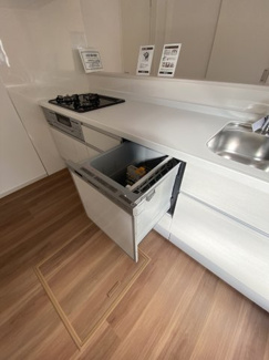 忙しい毎日に嬉しい食器洗い乾燥機付きです。