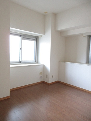 洋室　５．５畳