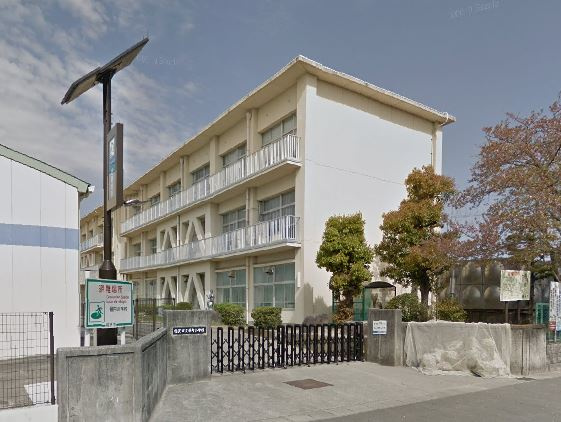 領内小学校