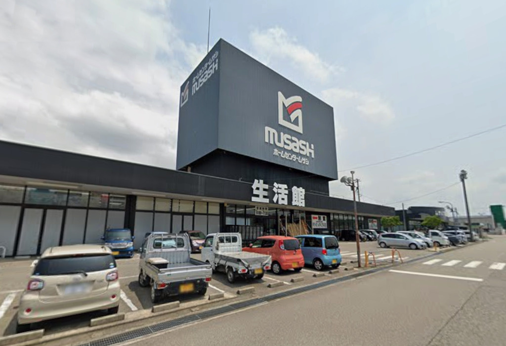 ホームセンタームサシ金沢南店