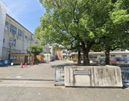 起小学校