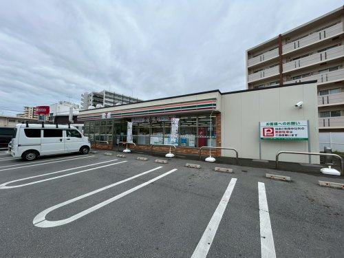 セブンイレブン 浦添牧港4丁目店