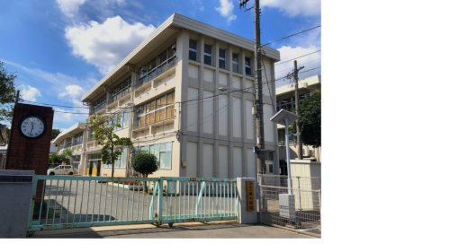 東小学校