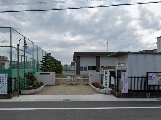 一宮市立中部中学校