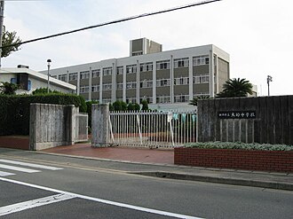大的中学校