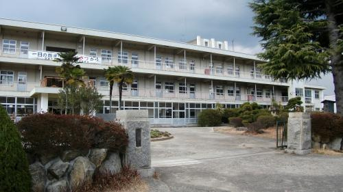 双葉中学校