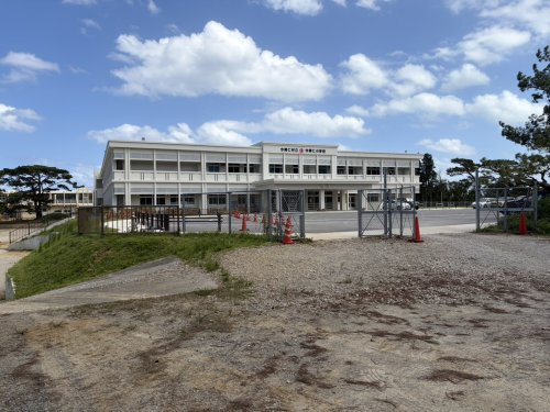 今帰仁村立今帰仁小学校