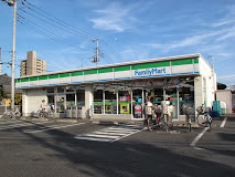 ファミリーマートさいたま沼影一丁目店