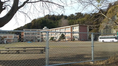 館山市立那古小学校