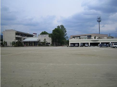  笛吹市立石和北小学校
