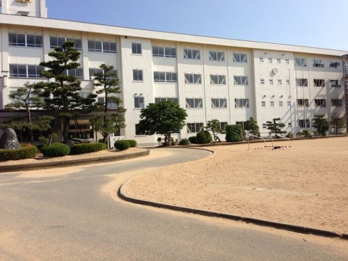 新庄中学校