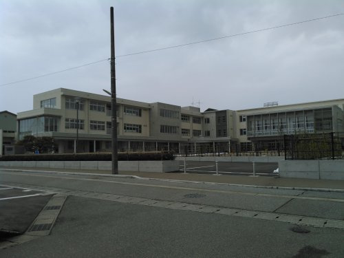 藤ノ木小学校