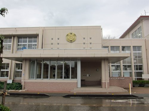 高岡市立平米小学校