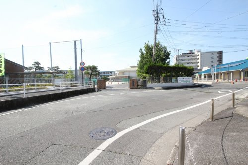 勧興小学校
