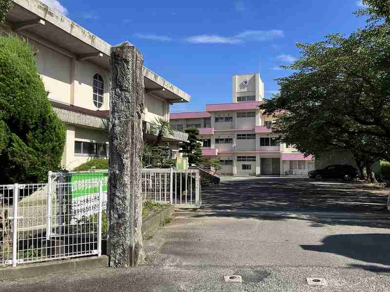 佐賀市立春日小学校