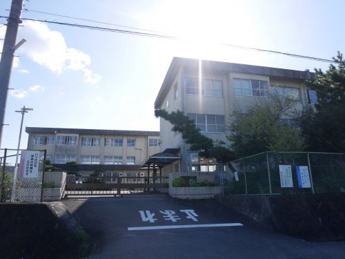 西朝明中学校