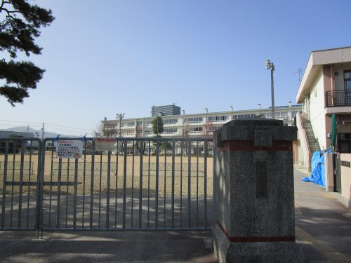 高山市立西小学校