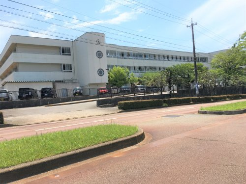 金沢市立高尾台中学校