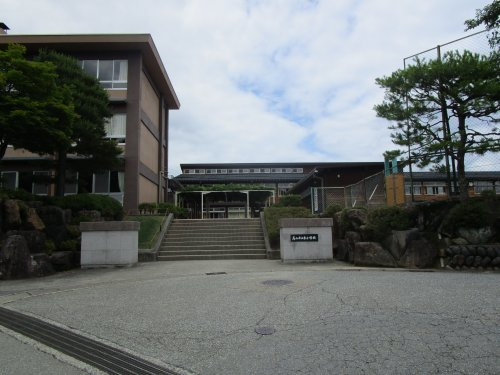 高山市立東小学校