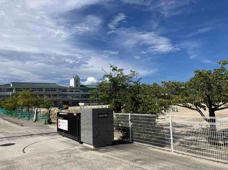 小城市立三日月小学校