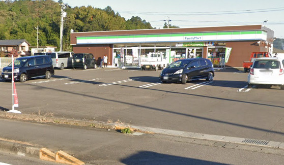 ファミリーマート富加店