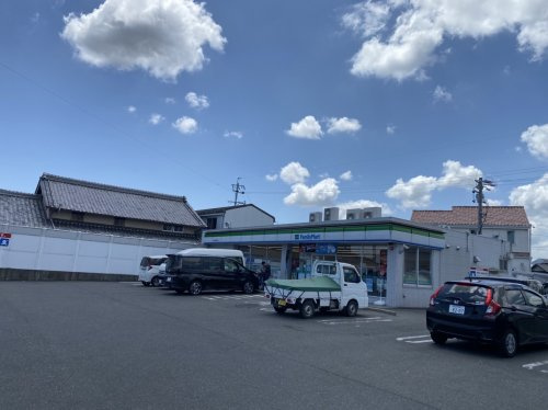 ファミリーマート東坂部店