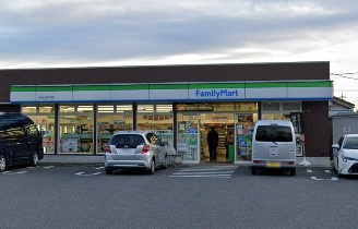 ファミリーマート くぬぎ山四丁目店