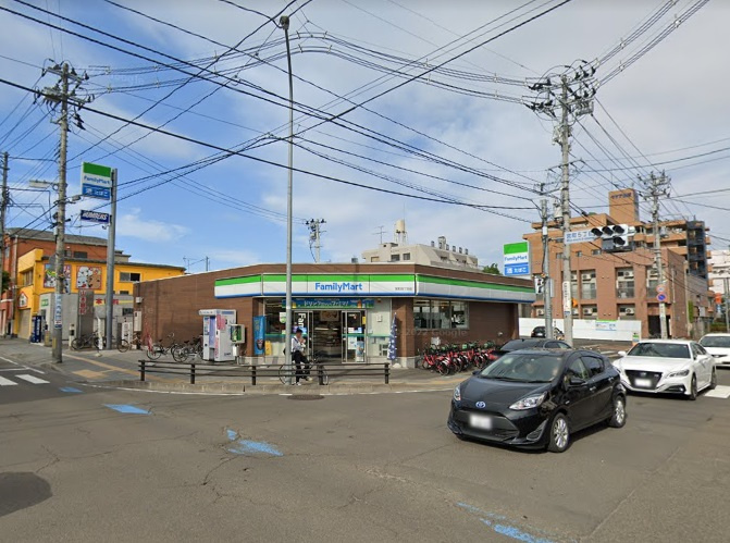 ファミリーマート 宮町四丁目店