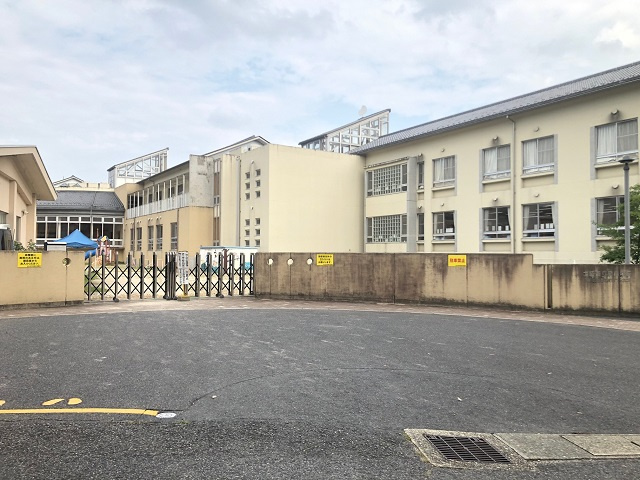 泉小学校
