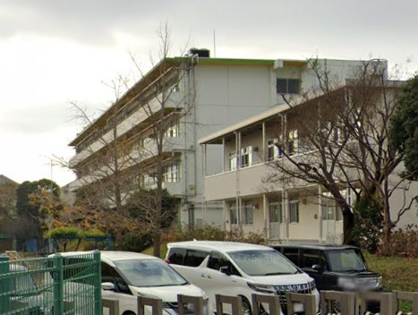 流山市立向小金小学校