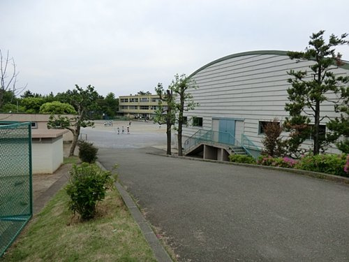 町田市立つくし野小学校