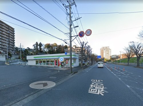 ファミリーマート 座間入谷西店