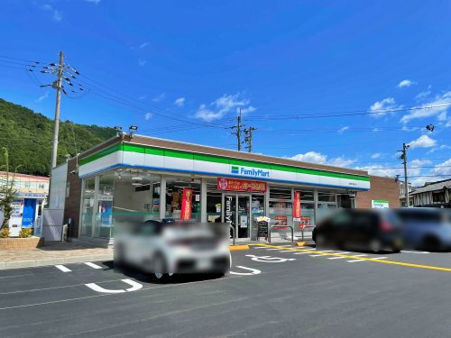 ファミリーマート 亀岡曽我部町店