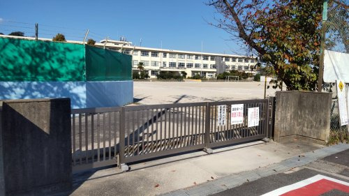 四日市市立泊山小学校