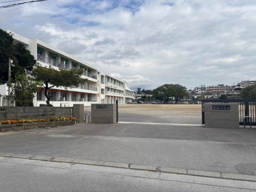 名護市立屋部小学校