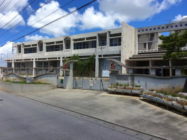糸満市立糸満中学校