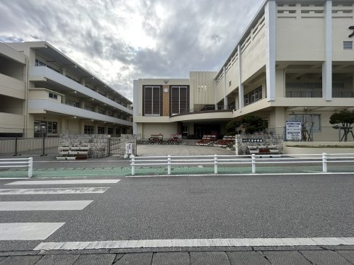 南城市立大里中学校