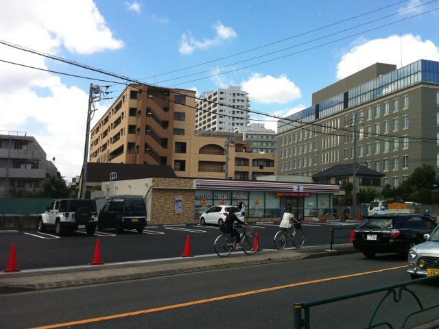 セブンイレブン 町田街道鶴間店