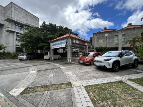 浦添市立神森中学校