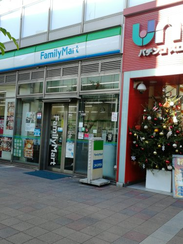 ファミリーマート よろづやペアナード店