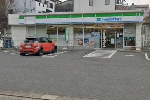 ファミリーマート 大高倉坂店