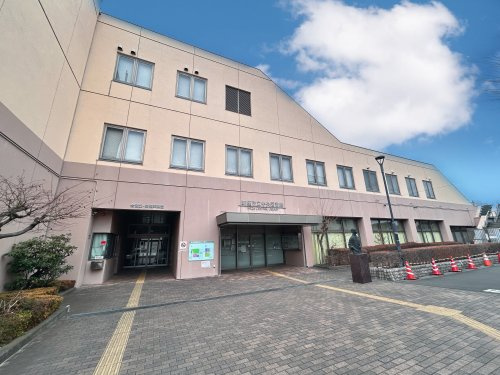 新座市立中央図書館